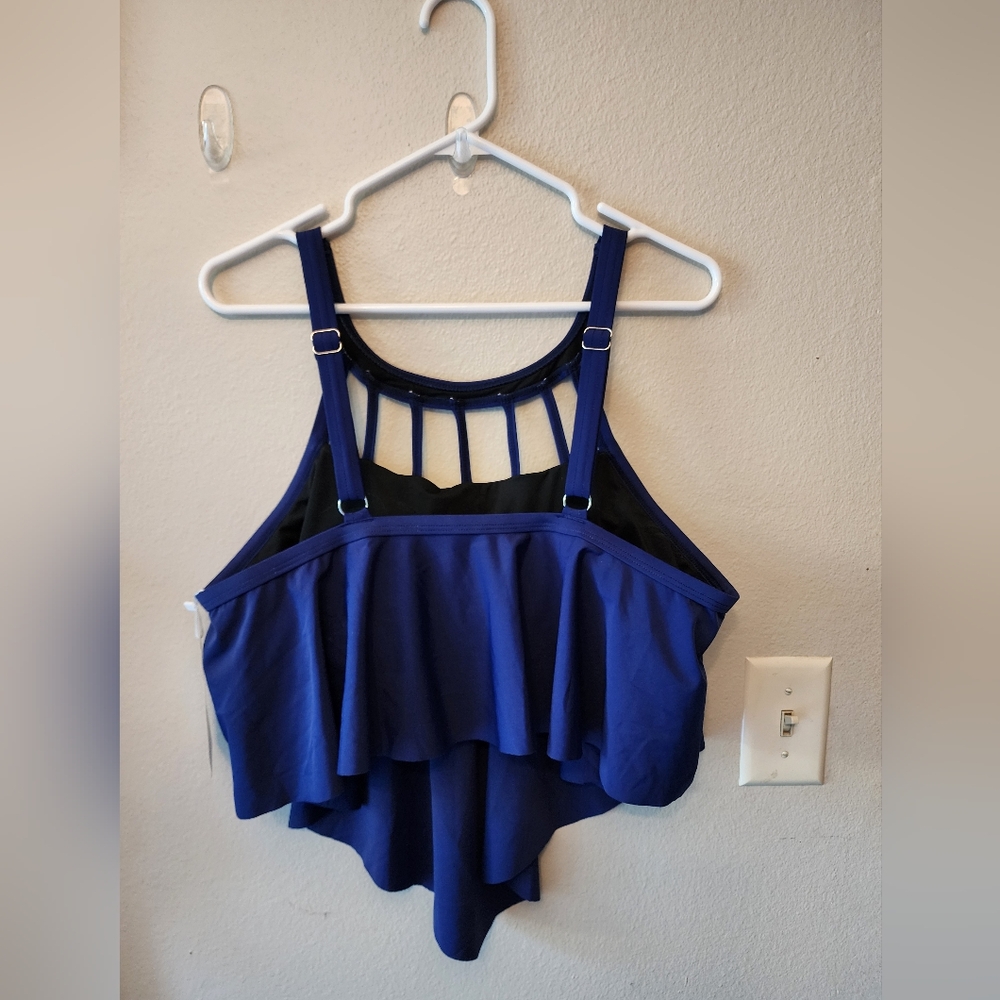 Bloomchic Flouncy Bikini top, NWT - Picture 2 of 4